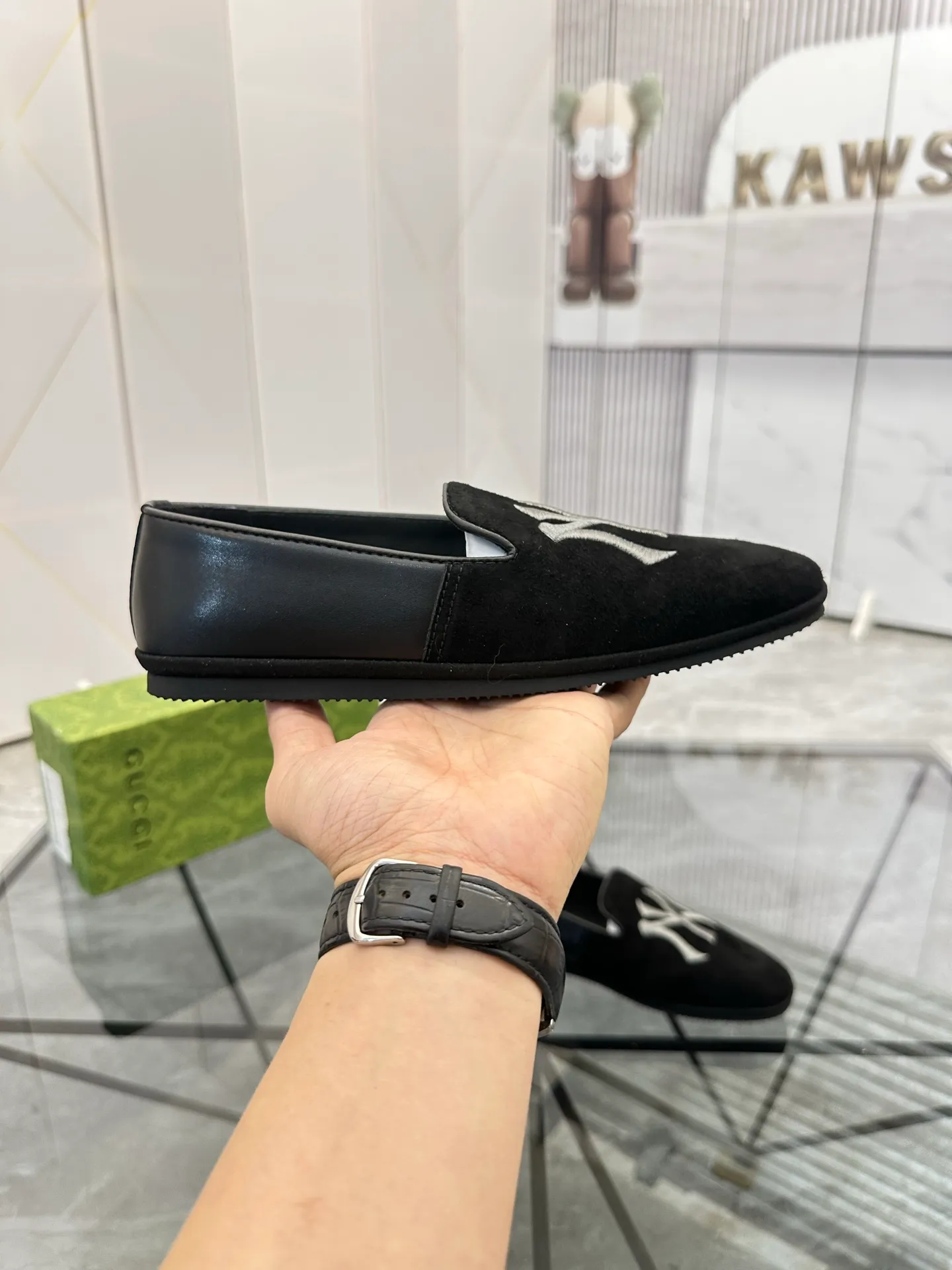 Men's shoes for sale💰: 💰P460¥ Product trademark: Gucci* "Gucci*" slip-on shoes, lazy shoes, regular size: 38-44. (can be customized to 45.) Product materials: imported first-layer nubuck leather upper, water-dyed cowhide lining, original outsole. No.: D301
